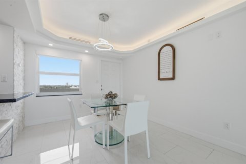 Купить кондоминиум в Дирфилд-Бич, Флорида 3 комнаты, 97.55м2, № 2171643 - фото 5