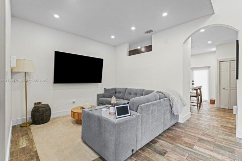 Touwnhouse à vendre à Miramar, Floride: 3 chambres, 121.14 m2 № 2424966 - photo 4