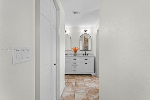 Touwnhouse à vendre à Miramar, Floride: 3 chambres, 121.14 m2 № 2424966 - photo 20