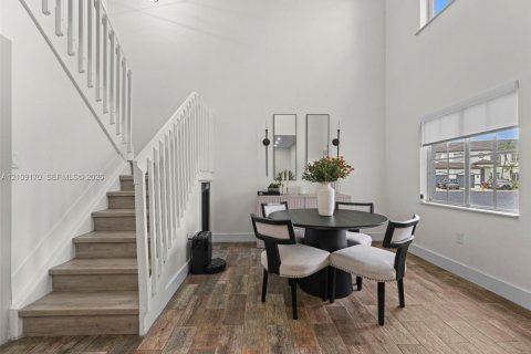 Touwnhouse à vendre à Miramar, Floride: 3 chambres, 121.14 m2 № 2424966 - photo 5