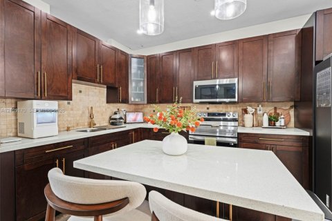 Touwnhouse à vendre à Miramar, Floride: 3 chambres, 121.14 m2 № 2424966 - photo 11