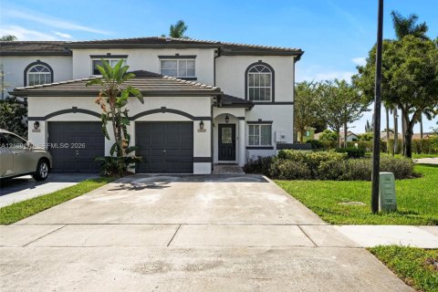 Touwnhouse à Miramar, Floride 3 chambres, 121.14 m2 № 2424966