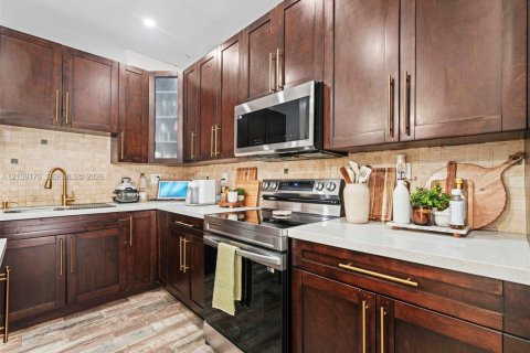 Touwnhouse à vendre à Miramar, Floride: 3 chambres, 121.14 m2 № 2424966 - photo 13