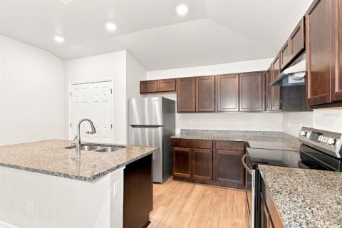 Immobilier commercial à vendre à Lehigh Acres, Floride: 4 chambres, 210.89 m2 № 2406531 - photo 5