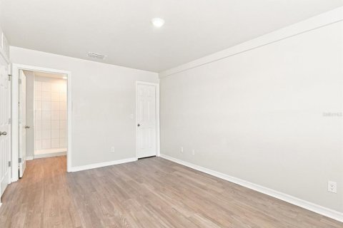 Immobilier commercial à vendre à Lehigh Acres, Floride: 4 chambres, 210.89 m2 № 2406531 - photo 13