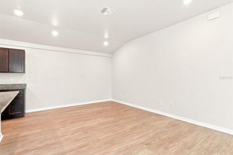 Immobilier commercial à vendre à Lehigh Acres, Floride: 4 chambres, 210.89 m2 № 2406531 - photo 7