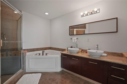 Condominio en venta en Aventura, Florida, 3 dormitorios, 111.85 m2 № 1863577 - foto 29