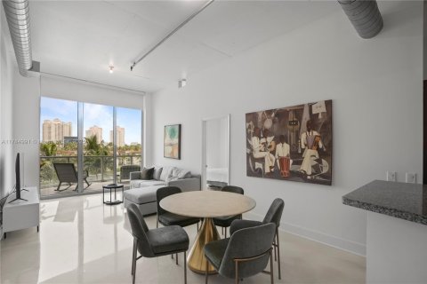 Condominio en venta en Aventura, Florida, 3 dormitorios, 111.85 m2 № 1863577 - foto 4