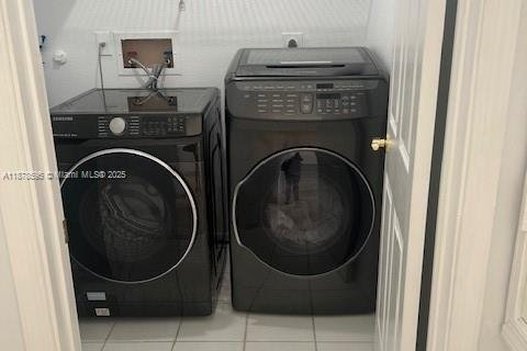 House in Pembroke Pines, Florida 4 bedrooms, 199.18 sq.m. № 2037141 - photo 20