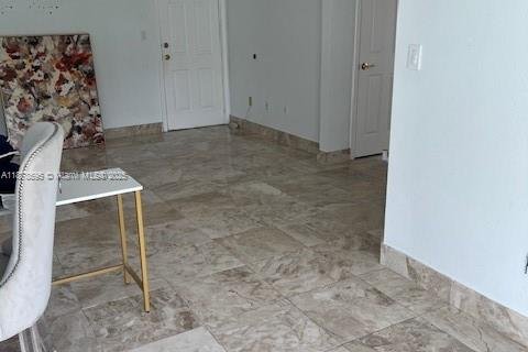 House in Pembroke Pines, Florida 4 bedrooms, 199.18 sq.m. № 2037141 - photo 10