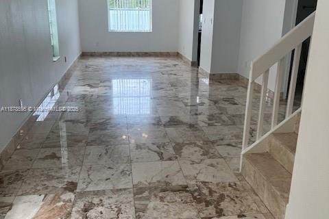 House in Pembroke Pines, Florida 4 bedrooms, 199.18 sq.m. № 2037141 - photo 7