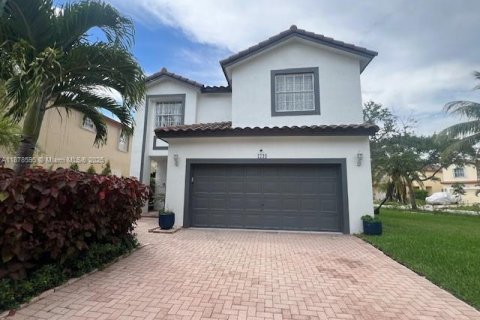 House in Pembroke Pines, Florida 4 bedrooms, 199.18 sq.m. № 2037141