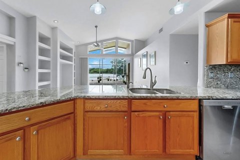 Casa en venta en Brandon, Florida, 4 dormitorios, 238.57 m2 № 2267071 - foto 14