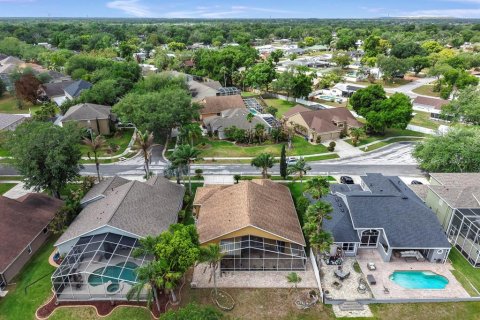 Casa en venta en Brandon, Florida, 4 dormitorios, 238.57 m2 № 2267071 - foto 3
