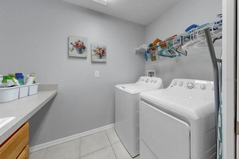 Casa en venta en Brandon, Florida, 4 dormitorios, 238.57 m2 № 2267071 - foto 25