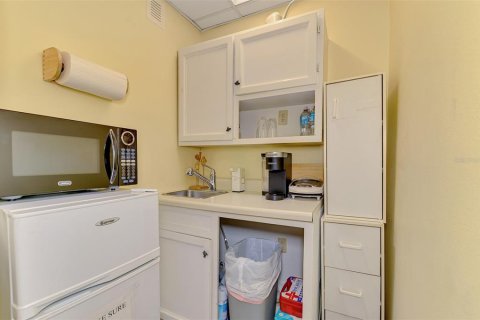 Commercial property in Sarasota, Florida 58.99 sq.m. № 2229767 - photo 14