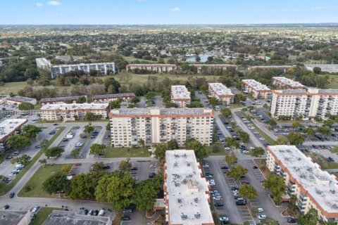 Condo in Lauderhill, Florida, 2 bedrooms  № 2082453 - photo 19