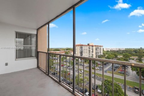 Condo in Lauderhill, Florida, 2 bedrooms  № 2082453 - photo 4
