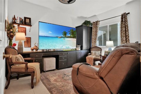 Condo in Doral, Florida, 3 bedrooms  № 1845524 - photo 25
