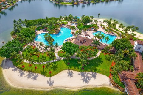 Condo in Doral, Florida, 3 bedrooms  № 1845524 - photo 1