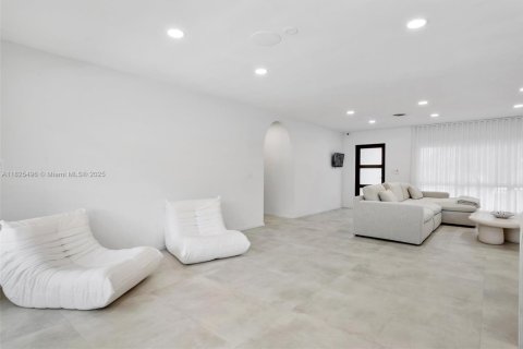 Casa en venta en Hollywood, Florida, 3 dormitorios, 181.53 m2 № 1794860 - foto 14