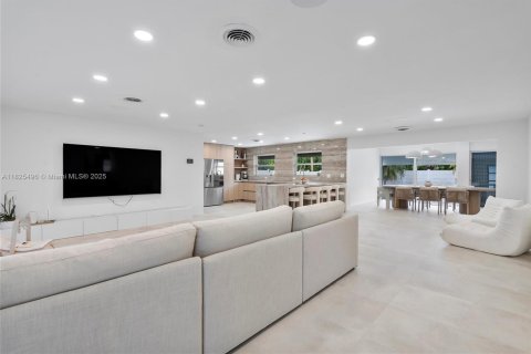 Casa en venta en Hollywood, Florida, 3 dormitorios, 181.53 m2 № 1794860 - foto 15