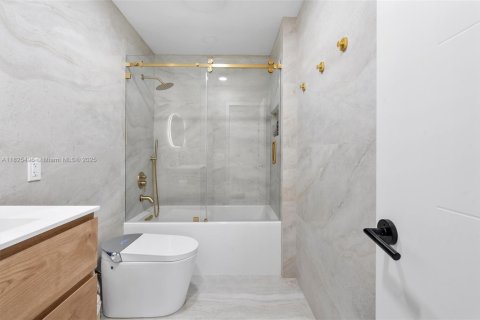 Casa en venta en Hollywood, Florida, 3 dormitorios, 181.53 m2 № 1794860 - foto 18