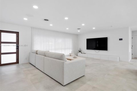 Casa en venta en Hollywood, Florida, 3 dormitorios, 181.53 m2 № 1794860 - foto 17