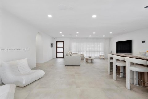 Casa en venta en Hollywood, Florida, 3 dormitorios, 181.53 m2 № 1794860 - foto 13