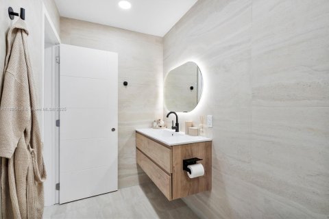 Casa en venta en Hollywood, Florida, 3 dormitorios, 181.53 m2 № 1794860 - foto 27