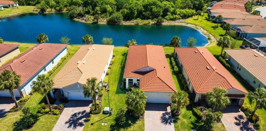 House in Alva, Florida 2 bedrooms, 143.44 sq.m. № 1618698