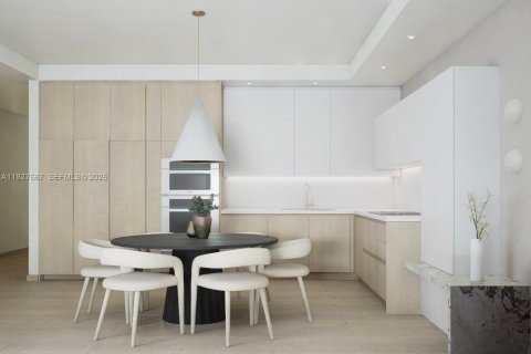 Condo in Key Biscayne, Florida, 2 bedrooms  № 1987917 - photo 1