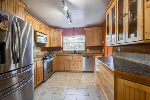 House in Merrit Island, Florida 4 bedrooms, 140.47 sq.m. № 1644057 - photo 3