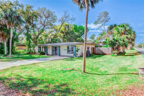 House in Merrit Island, Florida 4 bedrooms, 140.47 sq.m. № 1644057 - photo 10