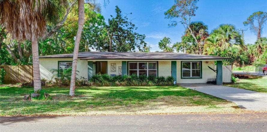 House in Merrit Island, Florida 4 bedrooms, 140.47 sq.m. № 1644057