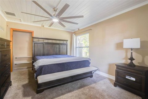 House in Merrit Island, Florida 4 bedrooms, 140.47 sq.m. № 1644057 - photo 8