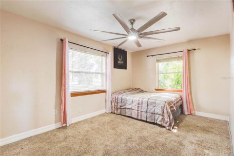 House in Merrit Island, Florida 4 bedrooms, 140.47 sq.m. № 1644057 - photo 7