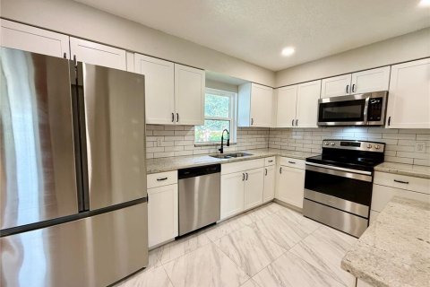Villa ou maison à louer à Orlando, Floride: 3 chambres, 124.02 m2 № 2432688 - photo 6