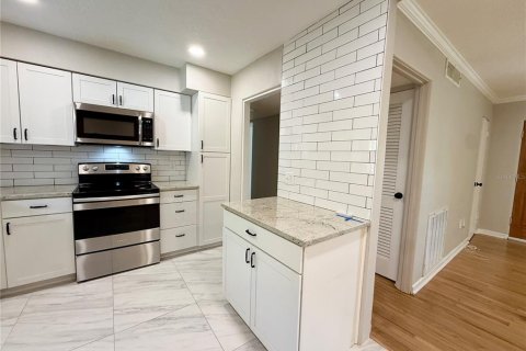 Villa ou maison à louer à Orlando, Floride: 3 chambres, 124.02 m2 № 2432688 - photo 7