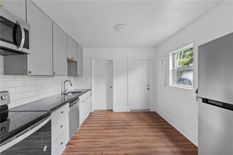 Villa ou maison à vendre à Sarasota, Floride: 3 chambres, 70.61 m2 № 2106145 - photo 6