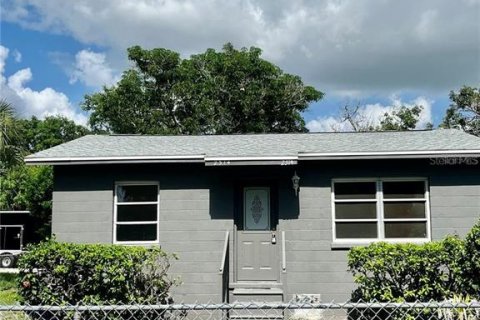 House in Sarasota, Florida 3 bedrooms, 70.61 sq.m. № 2106145