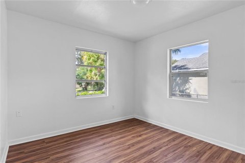 Villa ou maison à vendre à Sarasota, Floride: 3 chambres, 70.61 m2 № 2106145 - photo 4