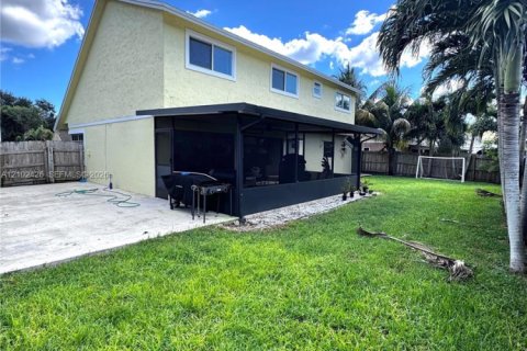 Villa ou maison à louer à Homestead, Floride: 6 chambres, 200.02 m2 № 2407267 - photo 13