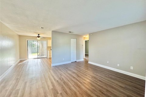 Apartamento en alquiler en Winter Haven, Florida, 2 dormitorios, 67.82 m2 № 1909397 - foto 2