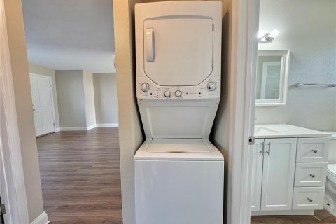 Apartamento en alquiler en Winter Haven, Florida, 2 dormitorios, 67.82 m2 № 1909397 - foto 15