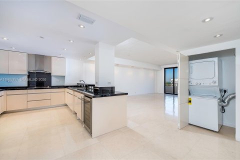 Condominio en venta en Key Biscayne, Florida, 2 dormitorios, 142.33 m2 № 2027099 - foto 2