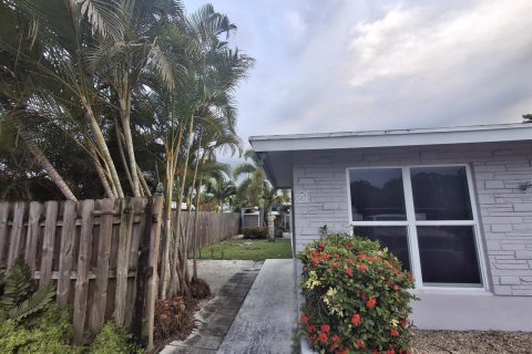 Apartment in Wilton Manors, Florida 3 bedrooms, 111.48 sq.m. № 2250846 - photo 2