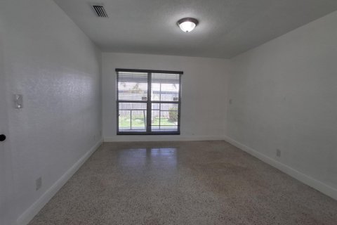 Apartment in Wilton Manors, Florida 3 bedrooms, 111.48 sq.m. № 2250846 - photo 10