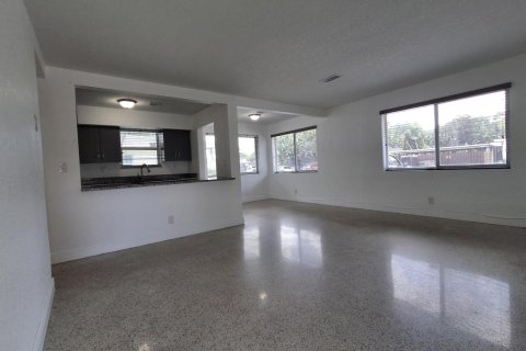 Apartment in Wilton Manors, Florida 3 bedrooms, 111.48 sq.m. № 2250846 - photo 3
