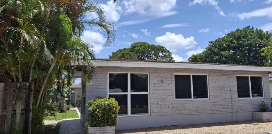 Apartment in Wilton Manors, Florida 3 bedrooms, 111.48 sq.m. № 2250846